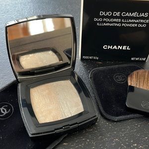 Chanel Duo de Camélias Illuminating Powder Duo